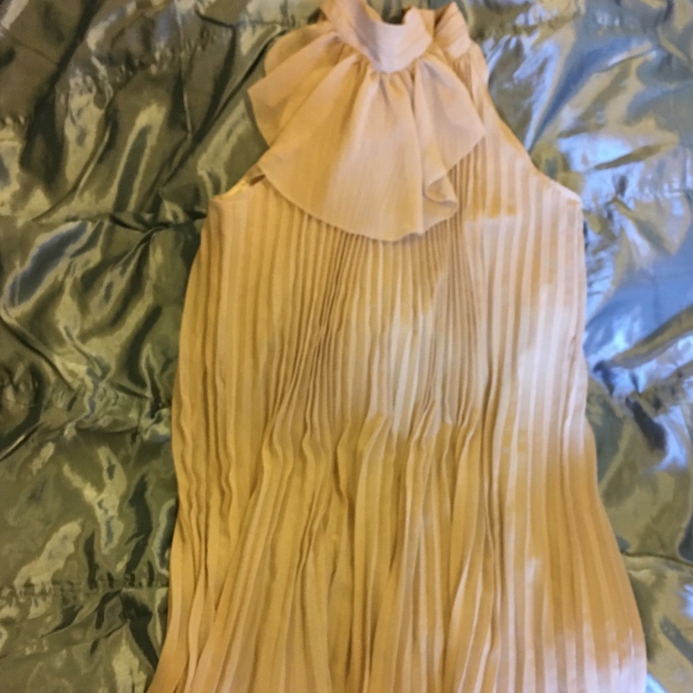 😍Beautiful Zara Women pleated midi dress - Picture 2 of 8